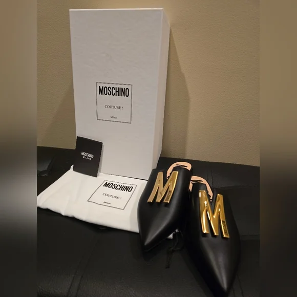 🔥🔥🔥Moschino Black Leather Logo Pointy Mules Sandals - Picture 4 of 4